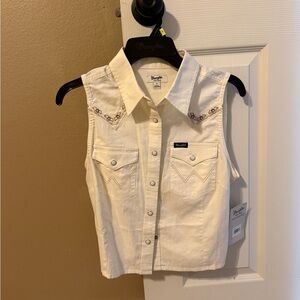 Wrangler Ivory Sleeveless Western Top